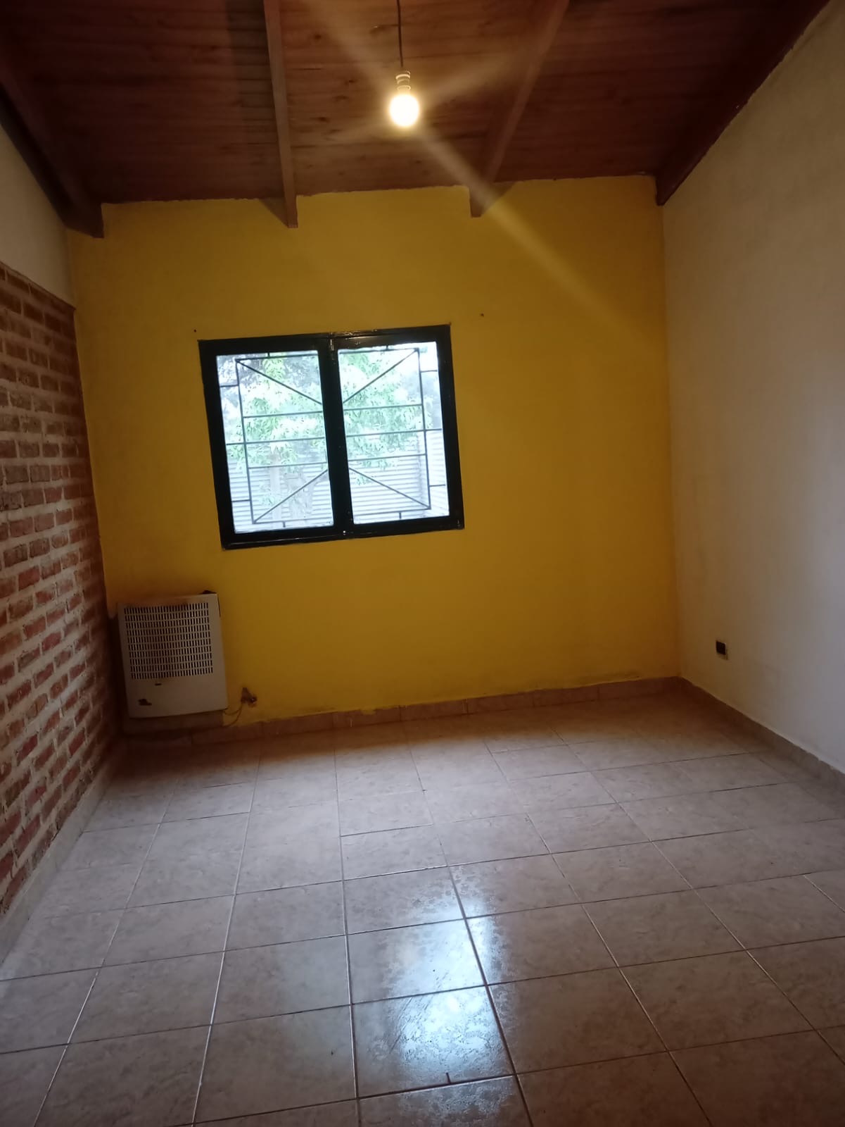 CON PATIO Y ENTRADA DE AUTOS