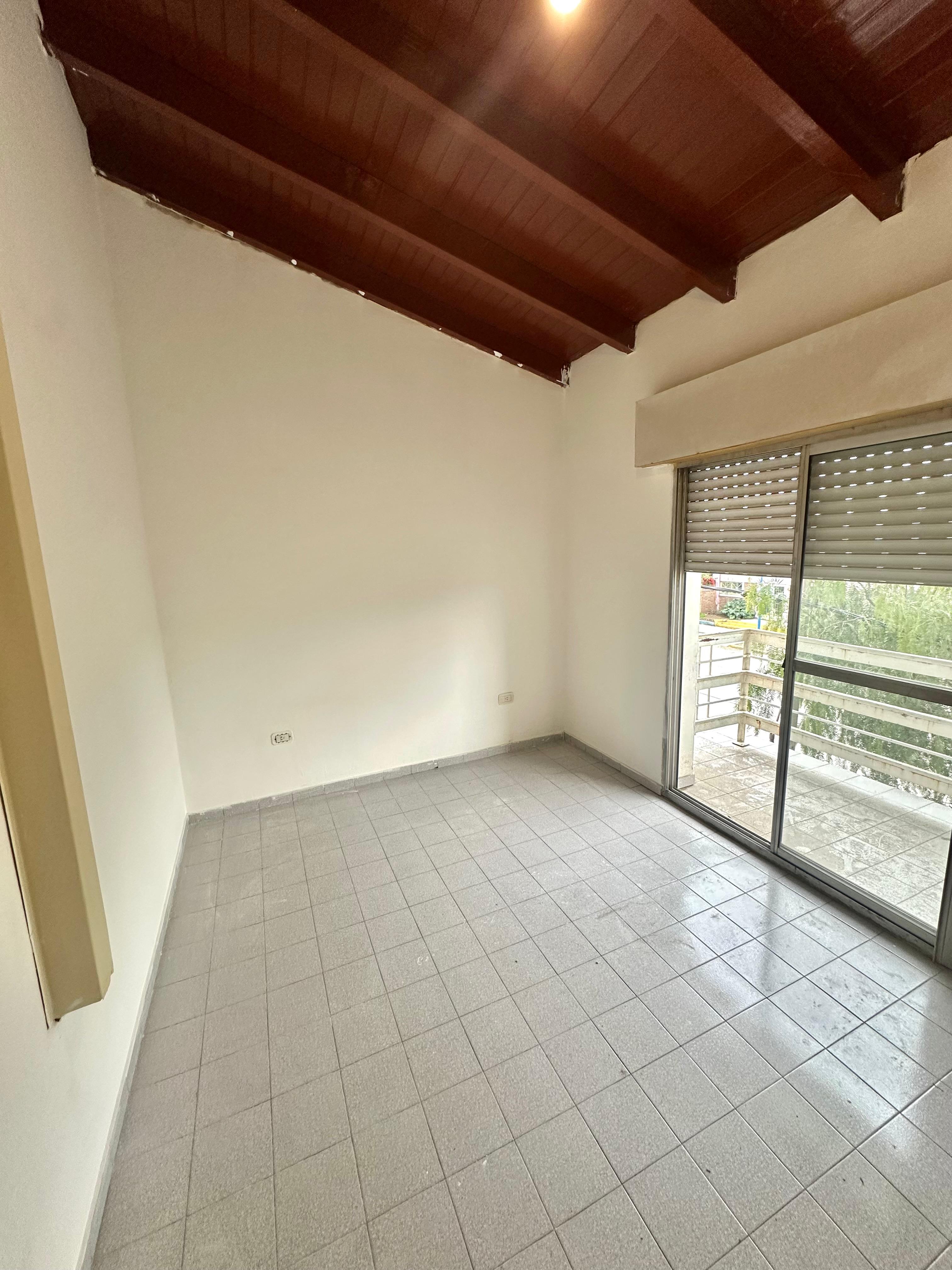 PLANTA ALTA CON PATIO INTERNO