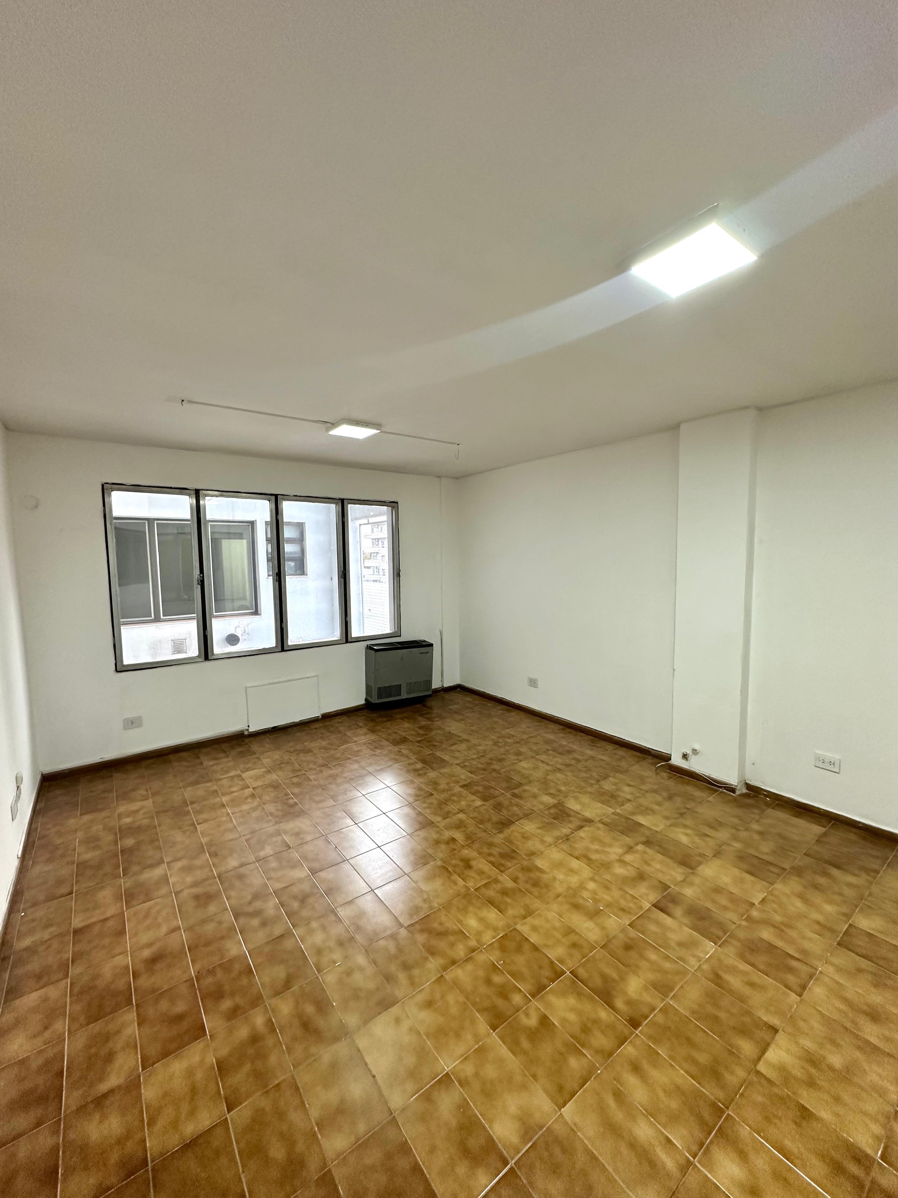 OFICINA CENTRICA EN EDIFICIO