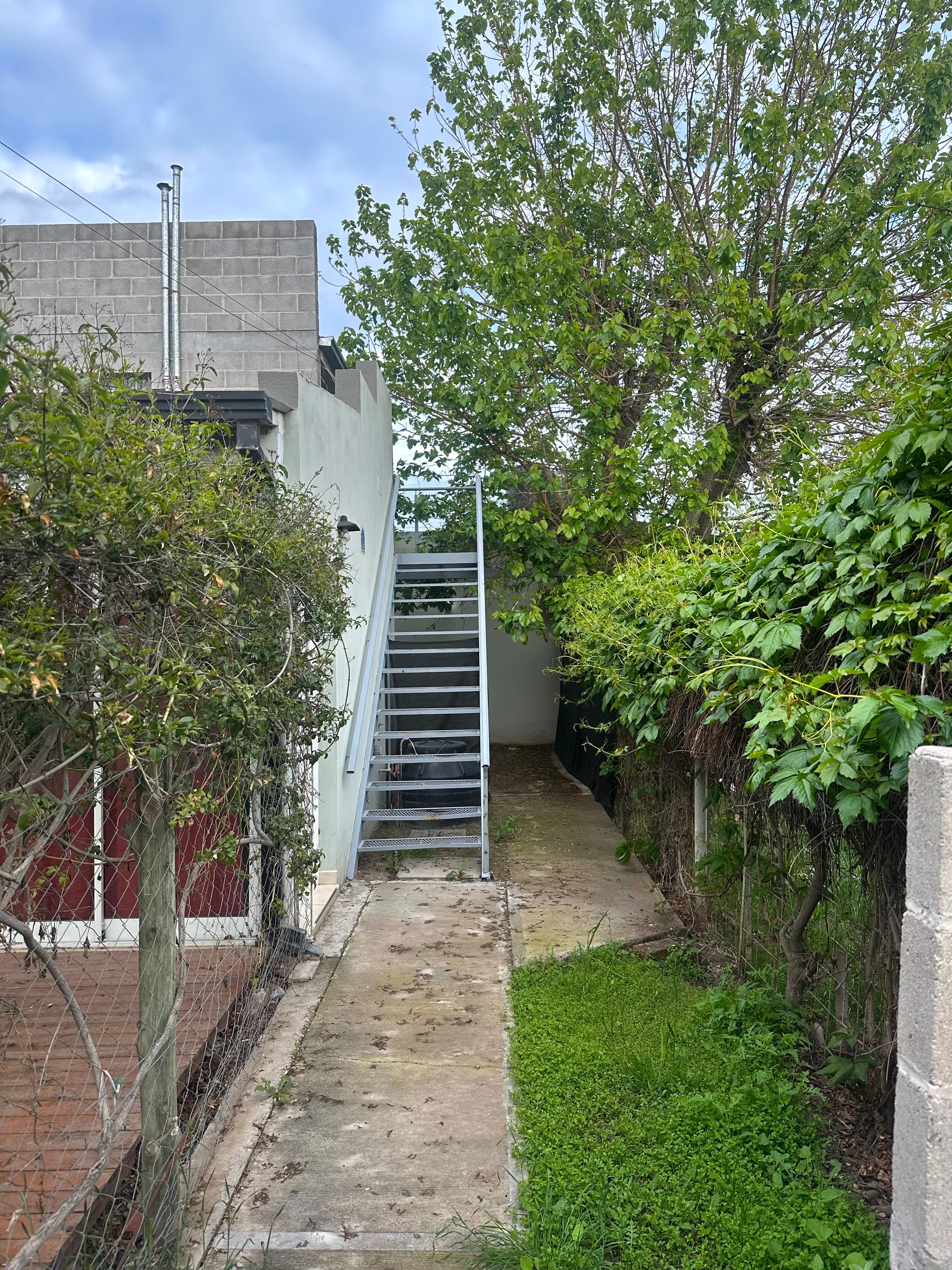 PLANTA BAJA CON PATIO