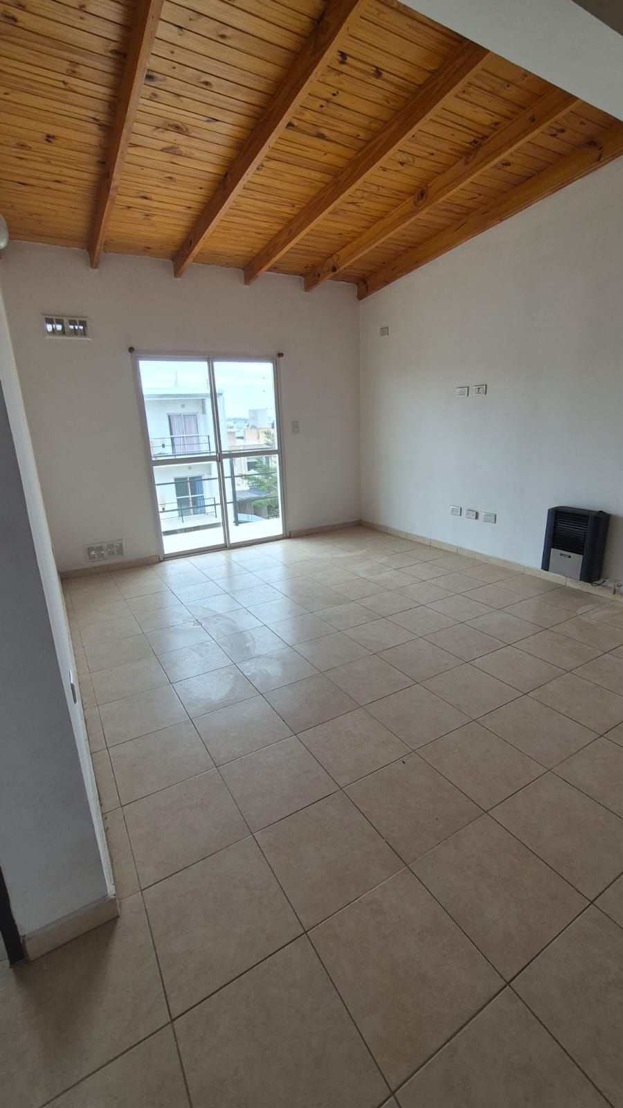 DEPTO EN SEGUNDO PISO