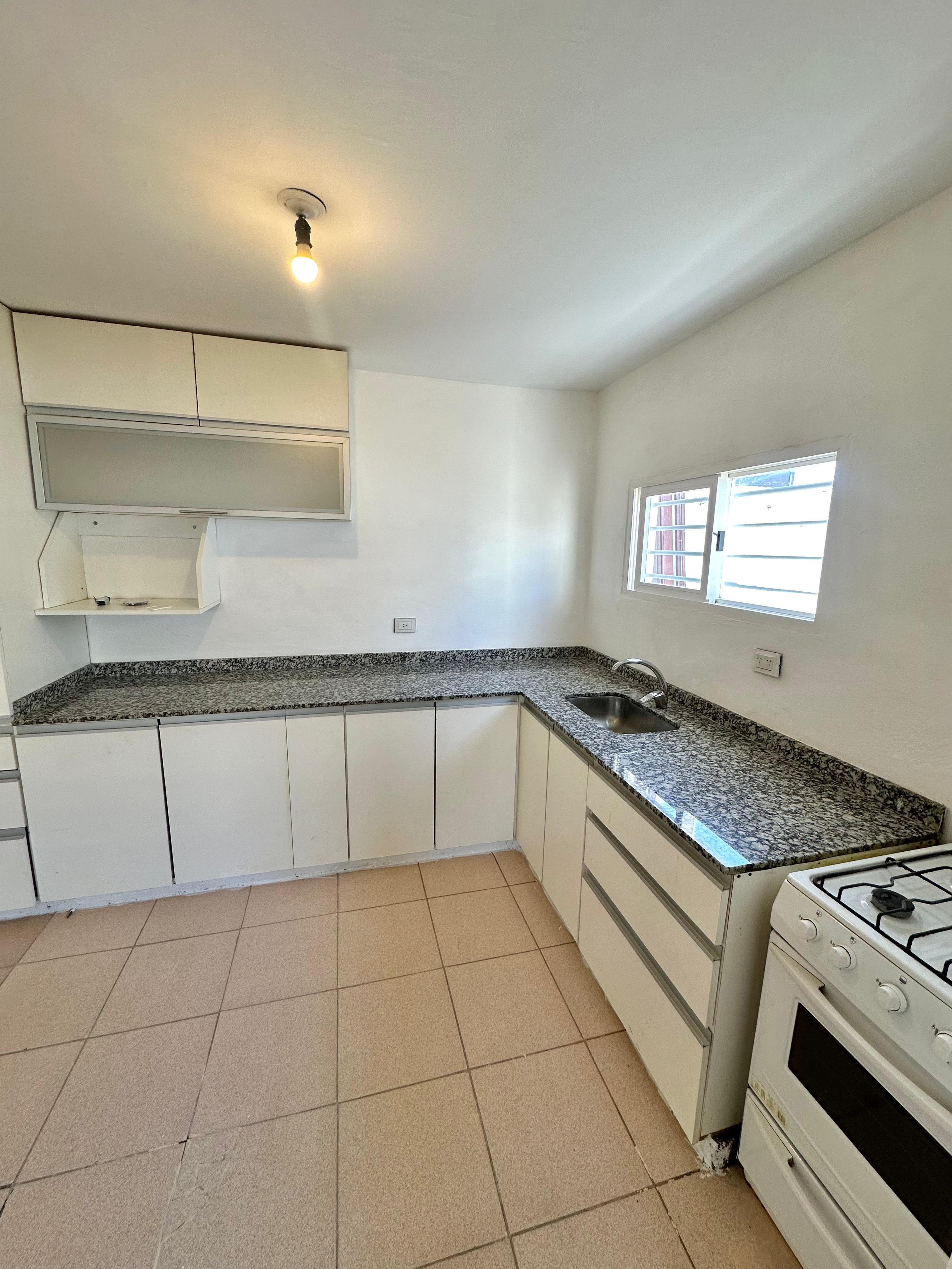 DÚPLEX EN BARRIO LOS OLIVOS