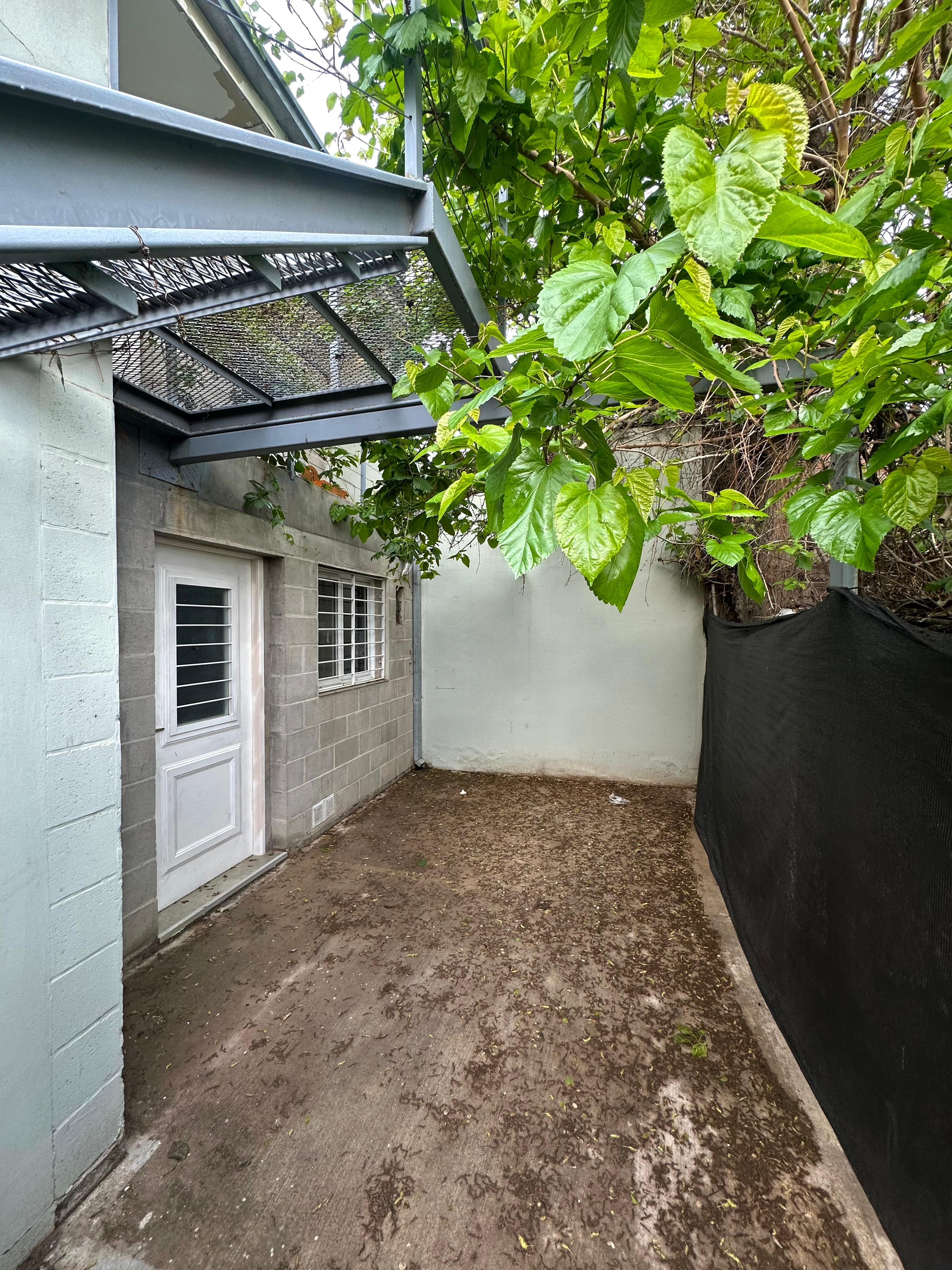 PLANTA BAJA CON PATIO