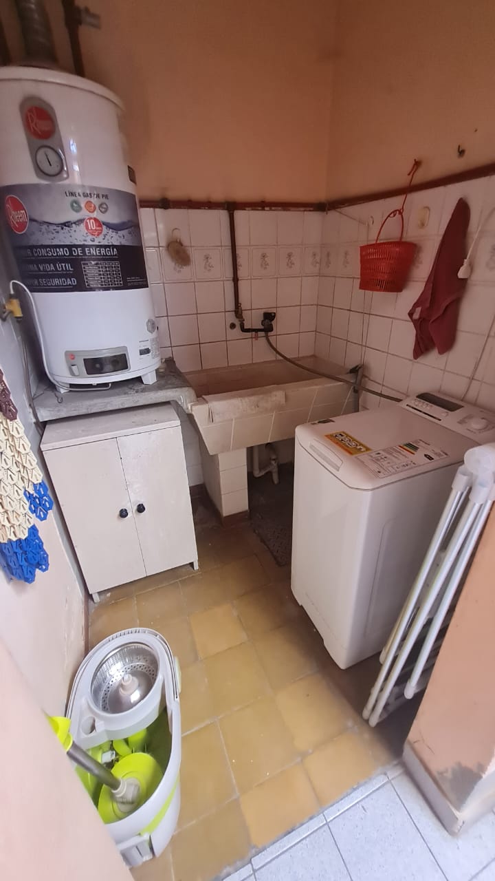 CASA CENTRICA + DEPTO