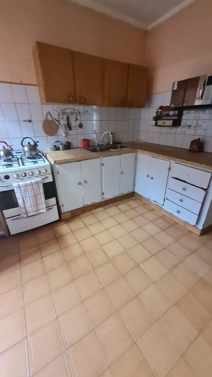 CASA CENTRICA + DEPTO