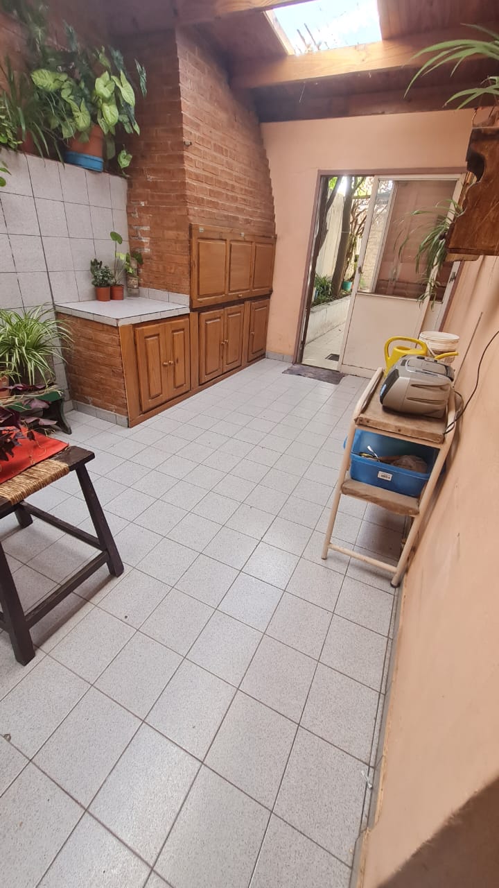 CASA CENTRICA + DEPTO