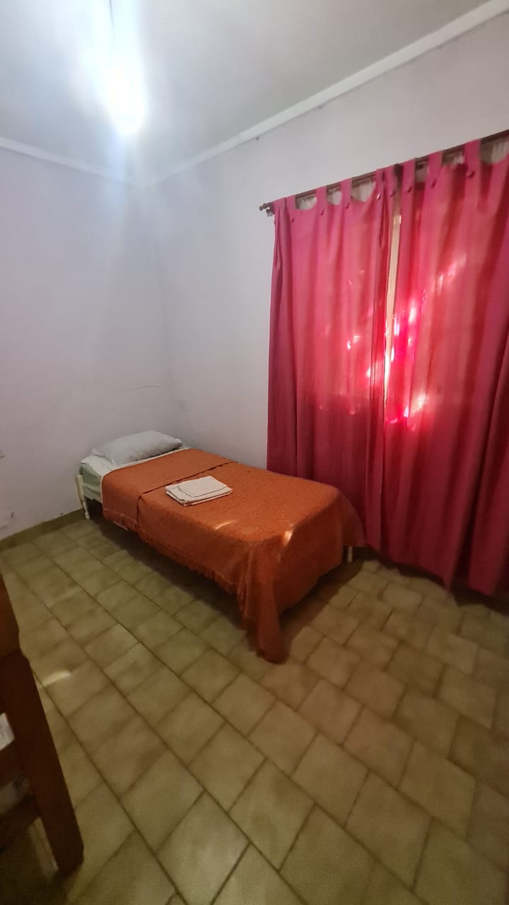 CASA CENTRICA + DEPTO