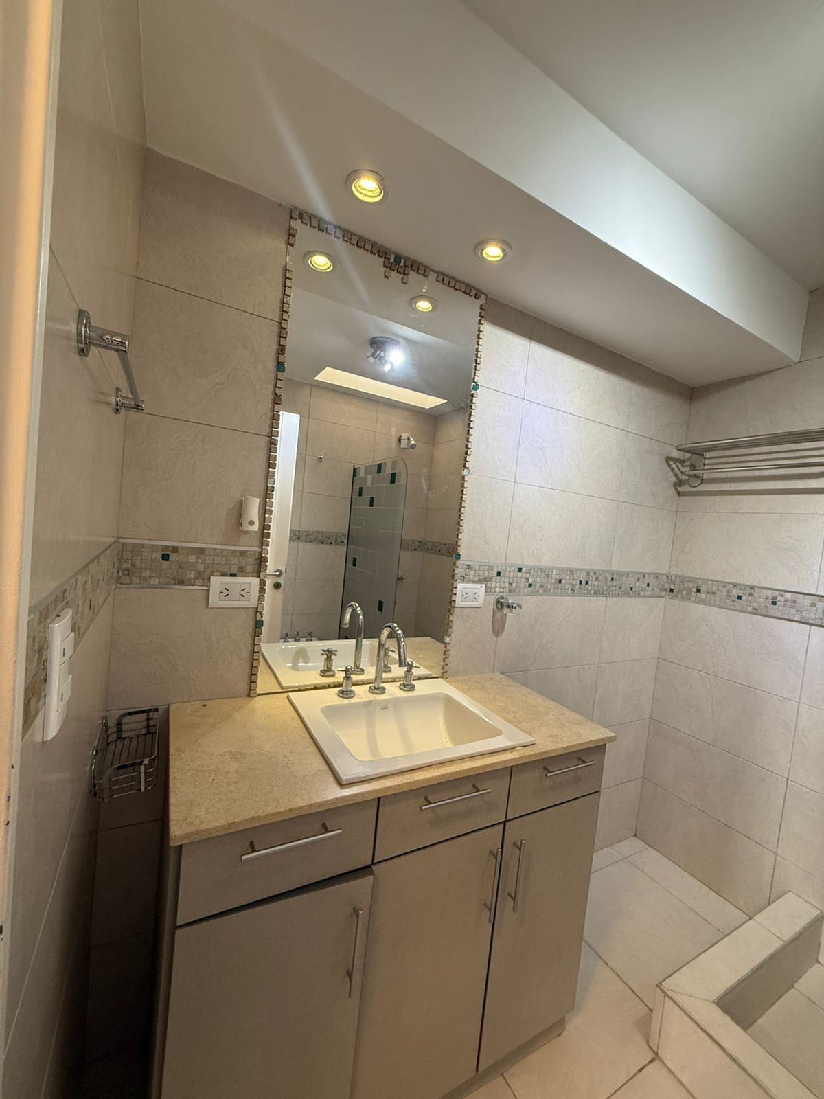 CASA A LA VENTA HERMOSA, EN ZONA DE QUINTAS.