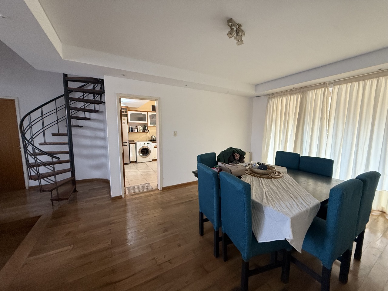 CASA A LA VENTA EN BARRIO RESIDENCIAL