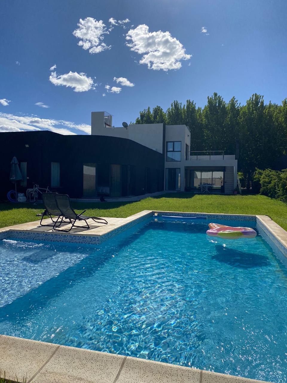 CASA NIVEL GERENCIAL EN VENTA