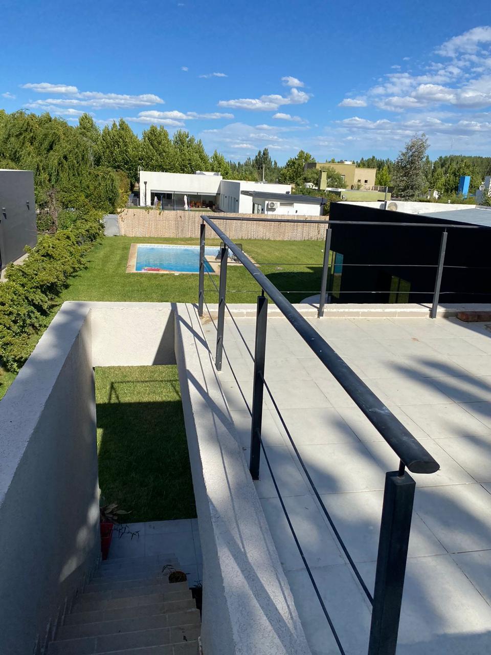 CASA NIVEL GERENCIAL EN VENTA