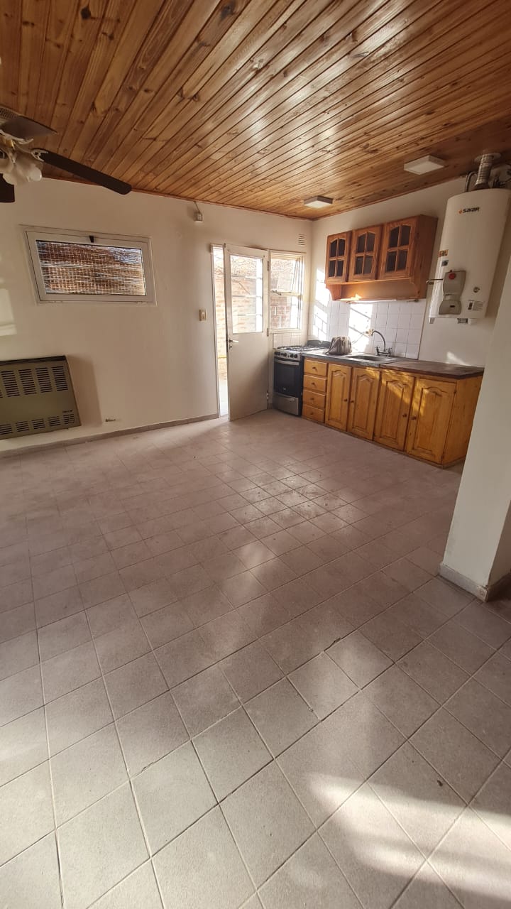 CASA + DEPTO EN VENTA GENERAL ROCA