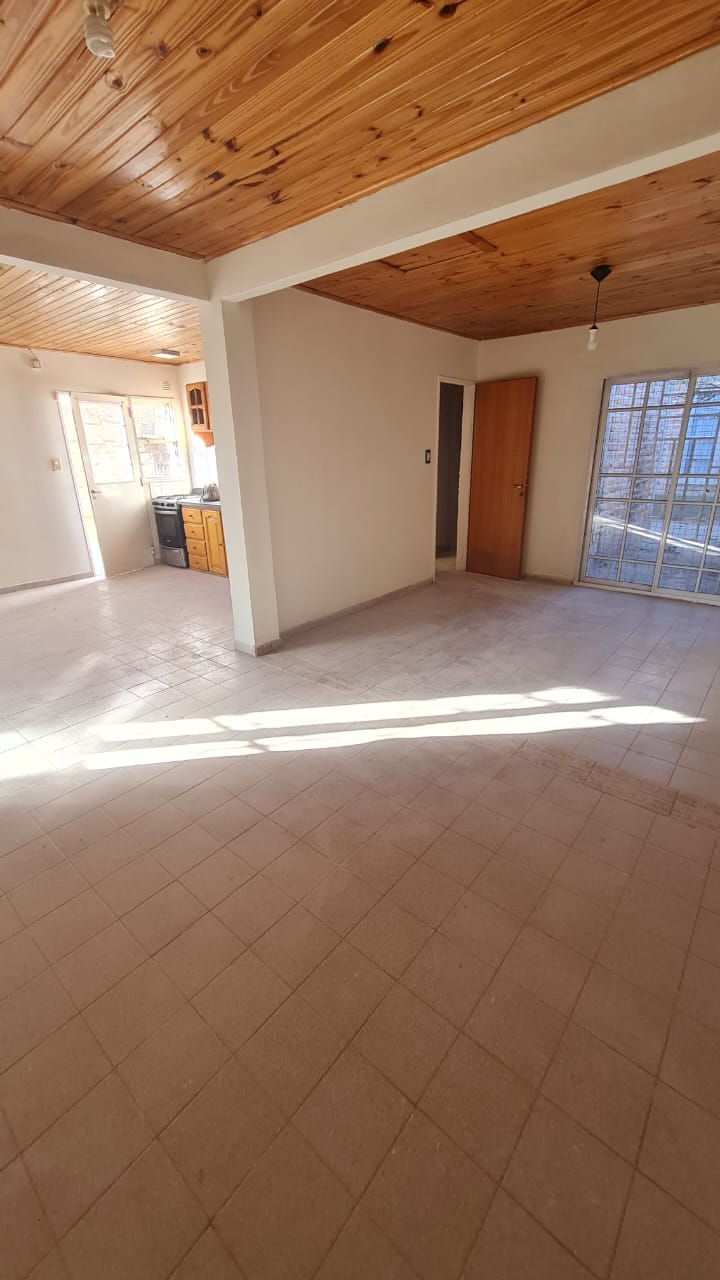CASA + DEPTO EN VENTA GENERAL ROCA