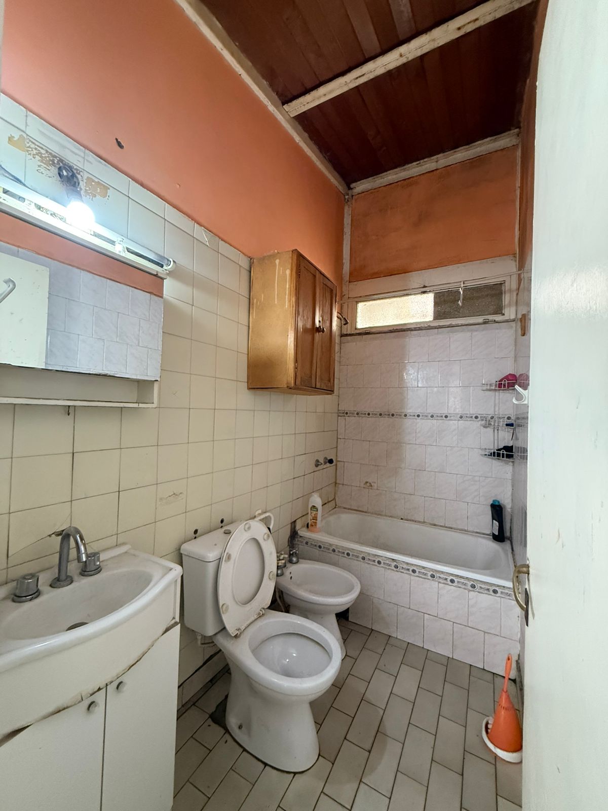 CASA EN VENTA A RECICLAR
