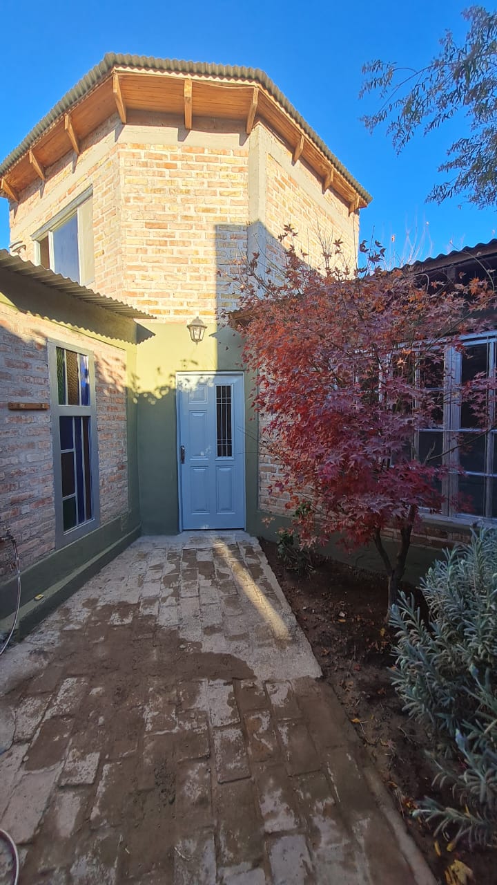 CASA + DEPTO EN VENTA GENERAL ROCA