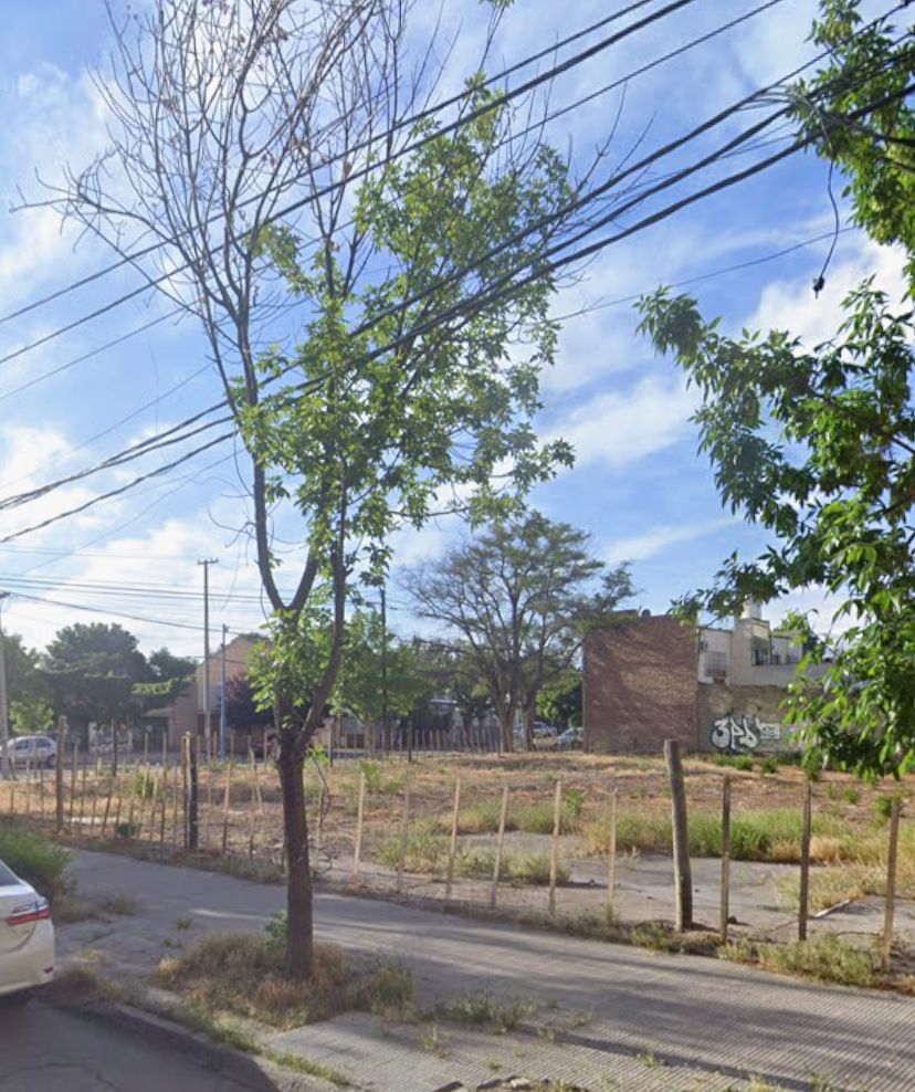 TERRENO EN ESQUINA A LA VENTA