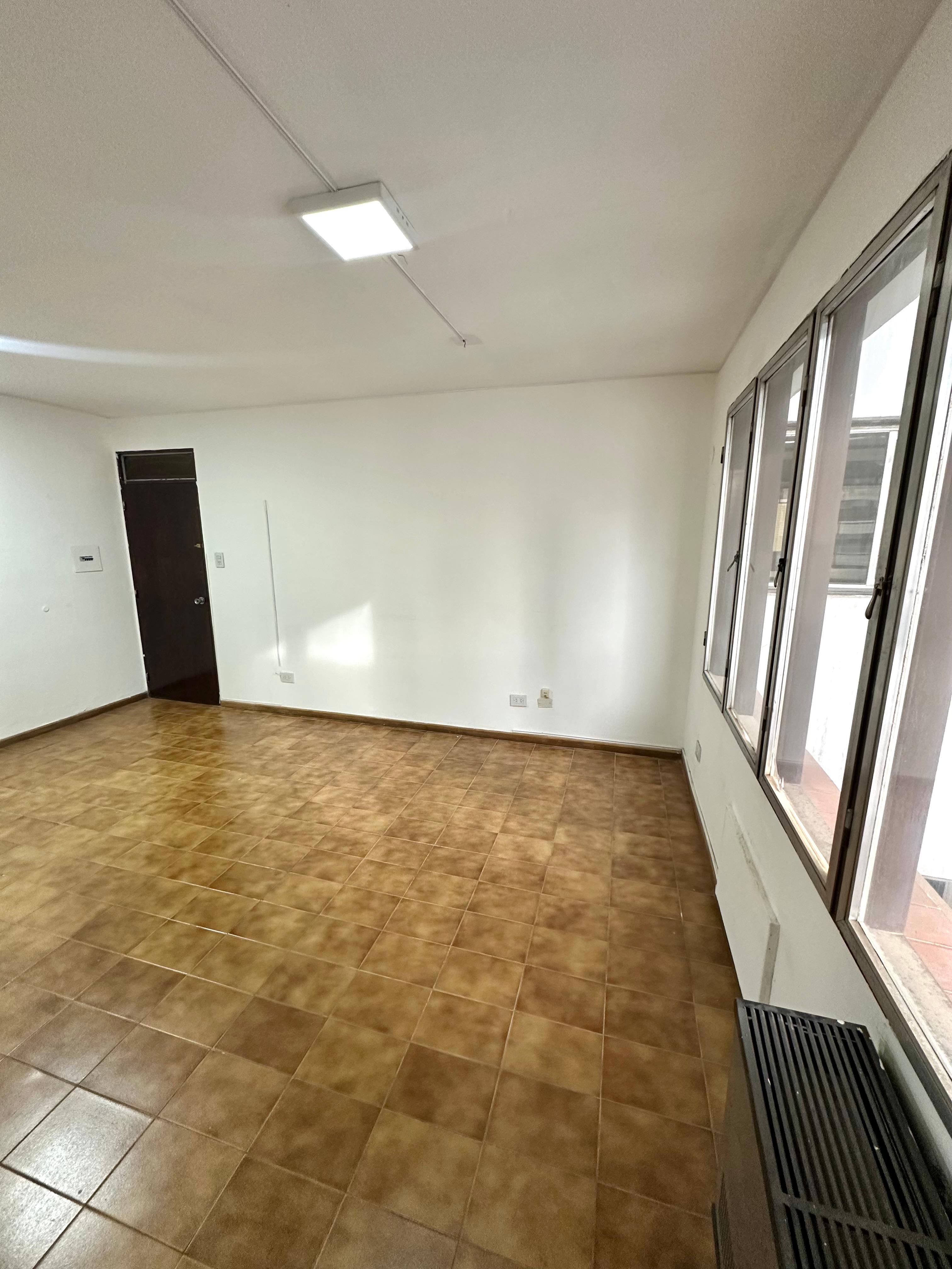 OFICINA CENTRICA EN EDIFICIO