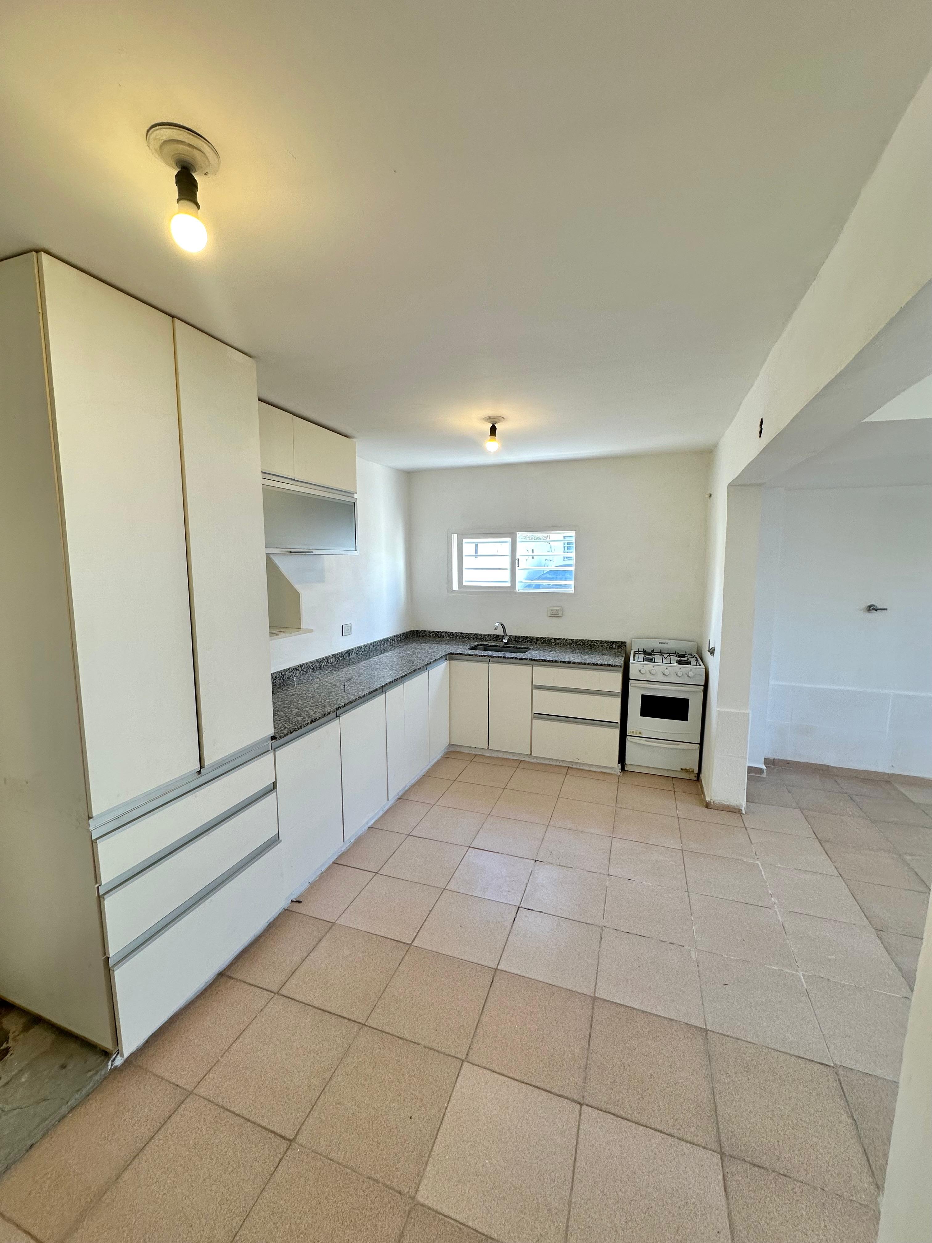 DÚPLEX EN BARRIO LOS OLIVOS