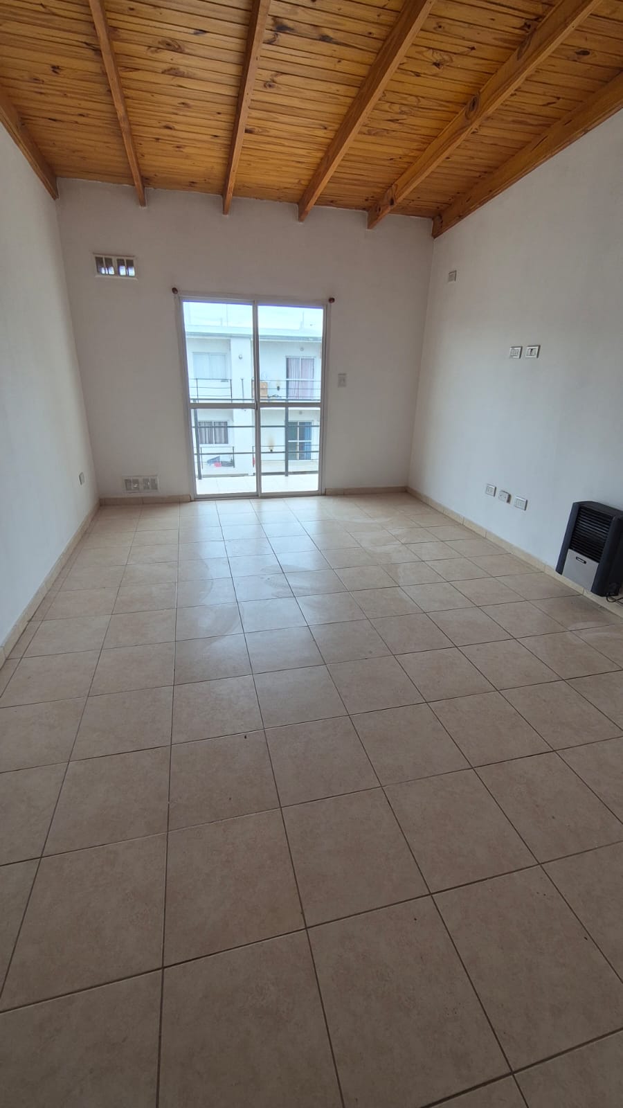 DEPTO EN SEGUNDO PISO