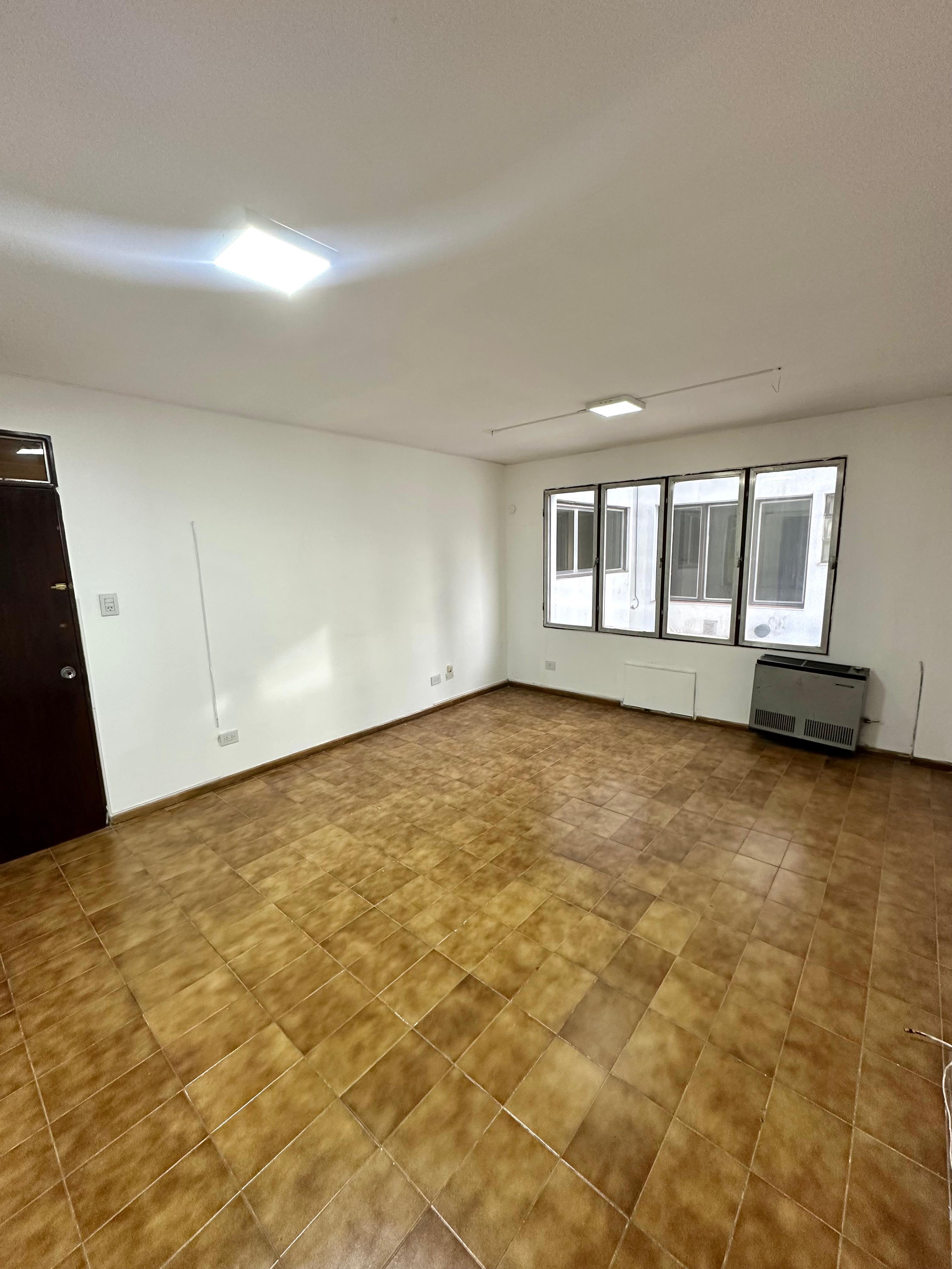 OFICINA CENTRICA EN EDIFICIO